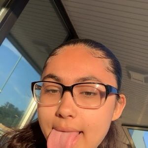 Meet your Posher, Lily